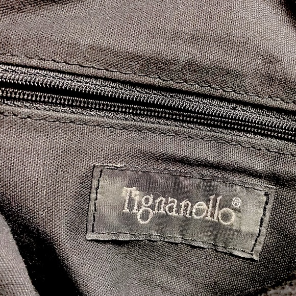 Tignanello textured leather shoulder bag (black) - Picture 5 of 9